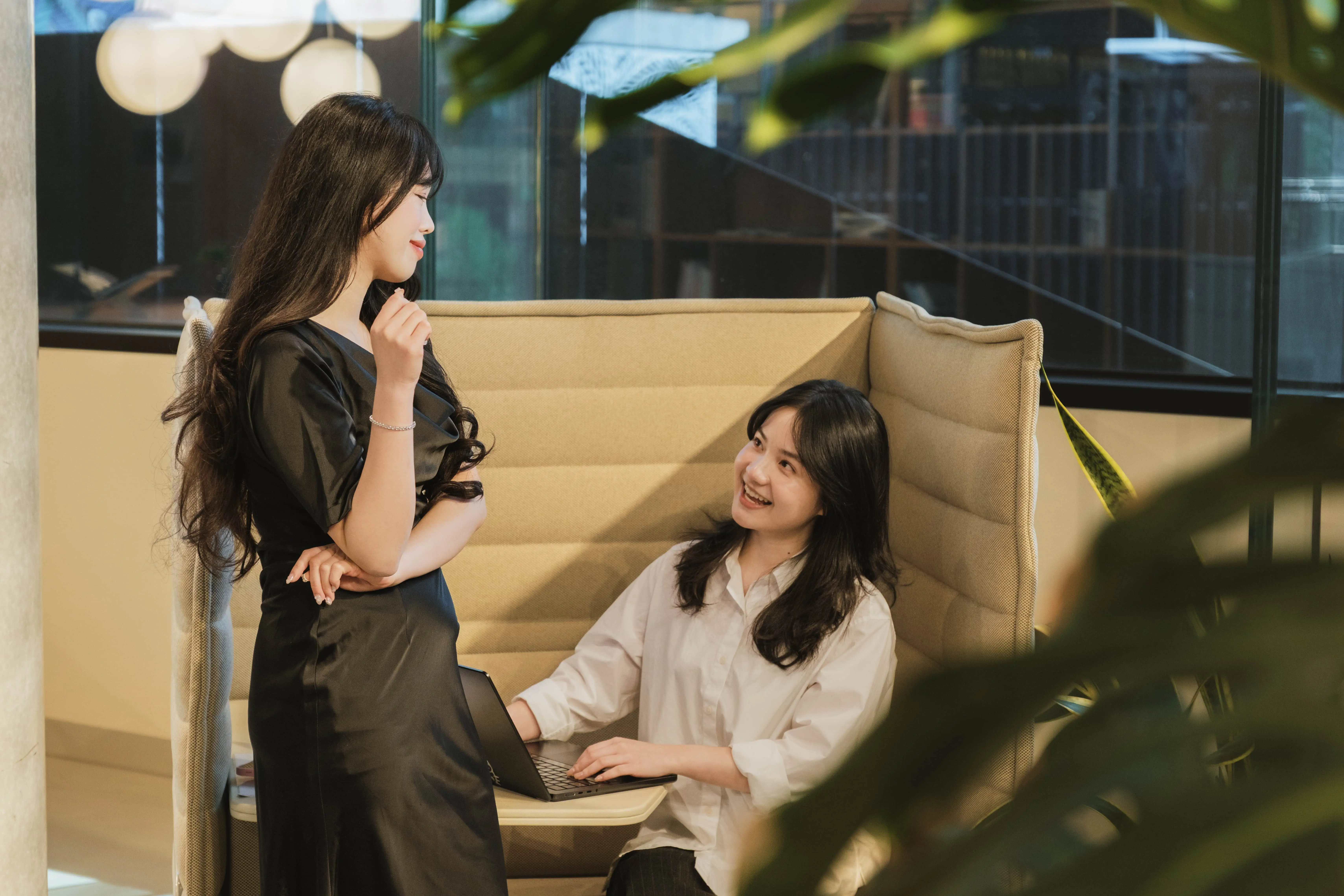 meeting-chatting-2-people-min Ptech Group -