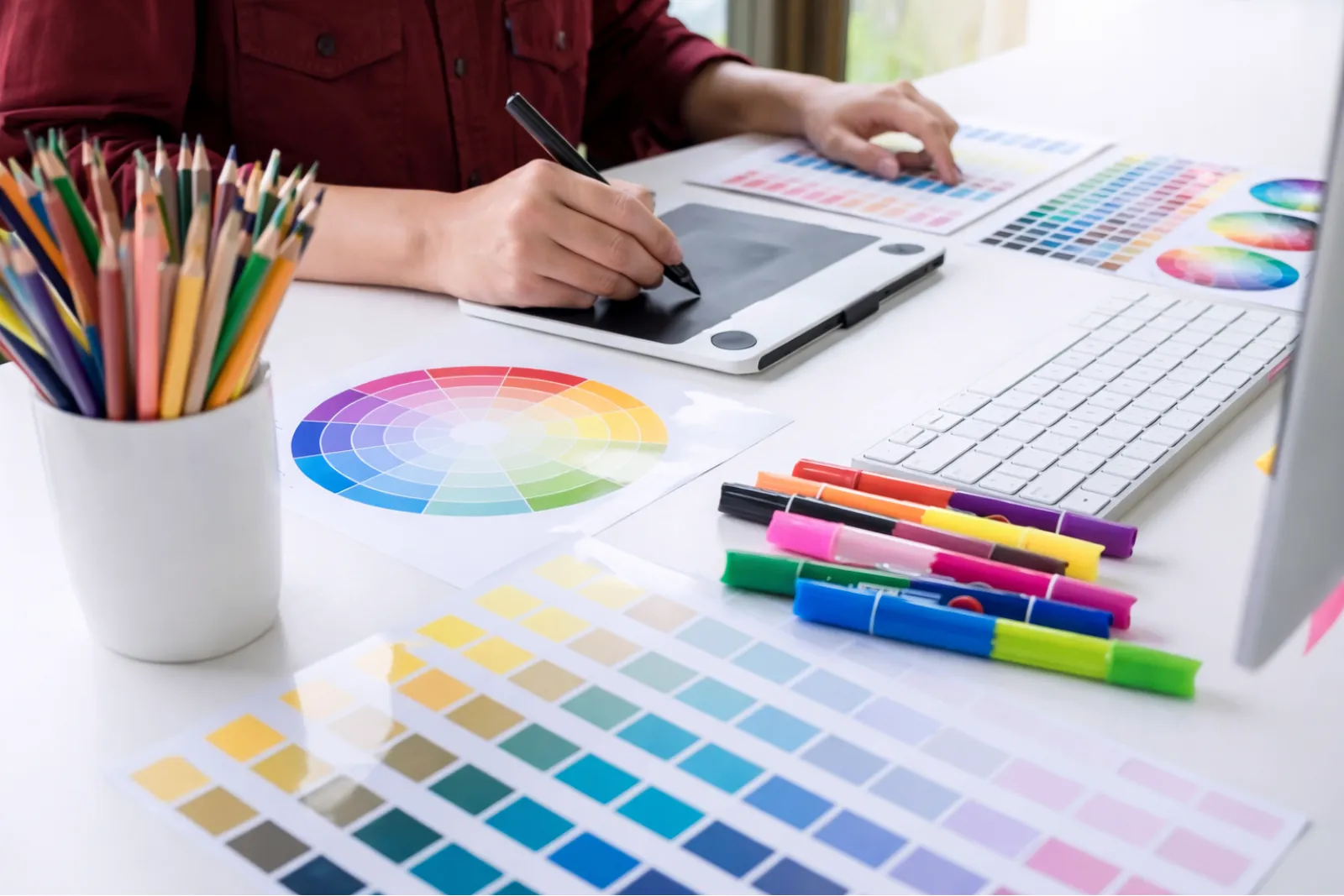 Logo Design That Stops The Scroll